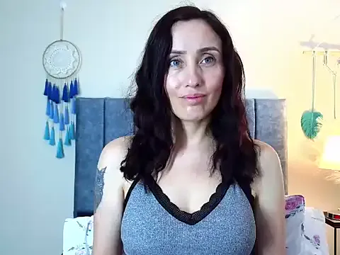 gigikray – webcam model profile photo Image 19