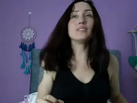 gigikray – webcam model profile photo Image 2