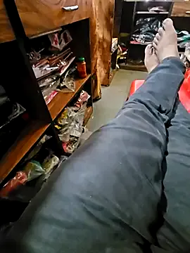 roouse – webcam model profile photo Image 15