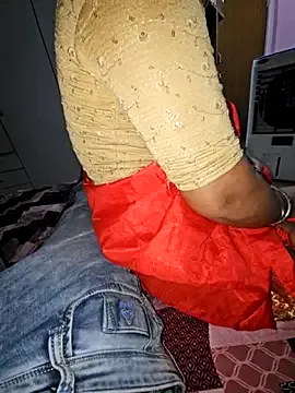 roouse – webcam model profile photo Image 19