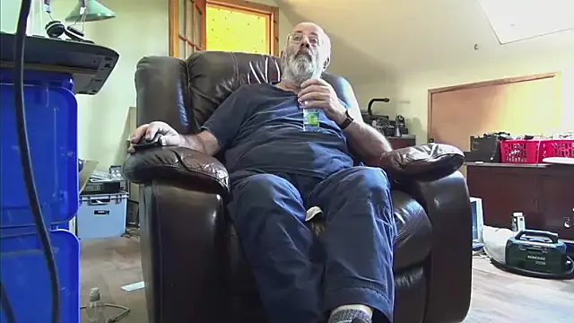 starvingo2002 – webcam model profile photo Image 12