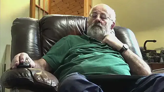 starvingo2002 – webcam model profile photo Image 14