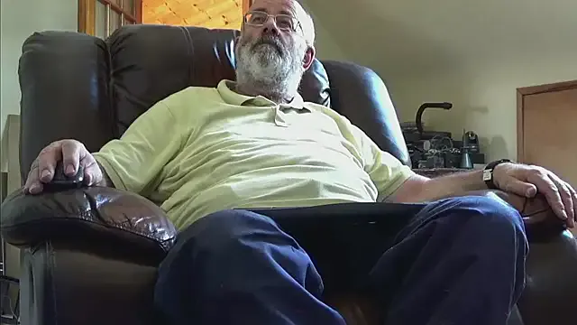 starvingo2002 – webcam model profile photo Image 7