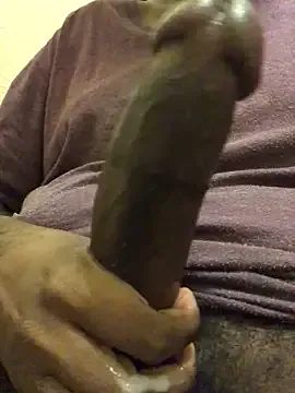 DomManlyGuy – webcam model profile photo Image 3