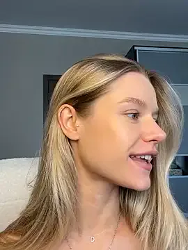 AlinnaKim – webcam model profile photo Image 11