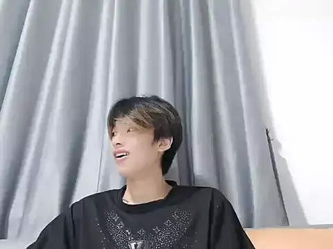 DomManlyGuy – webcam model profile photo Image 4