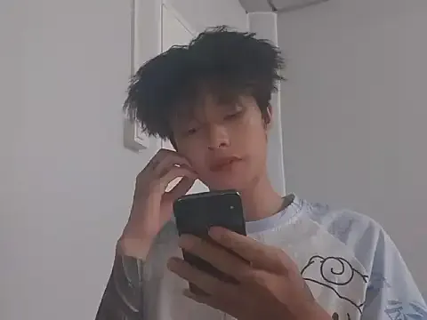 DomManlyGuy – webcam model profile photo Image 8