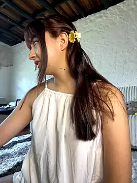 evelin_shy – webcam model profile photo Image 7