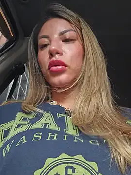 zui_lu – webcam model profile photo Image 10