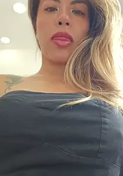 zui_lu – webcam model profile photo Image 18