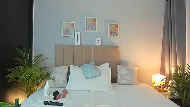 cutetomie – webcam model profile photo Image 15