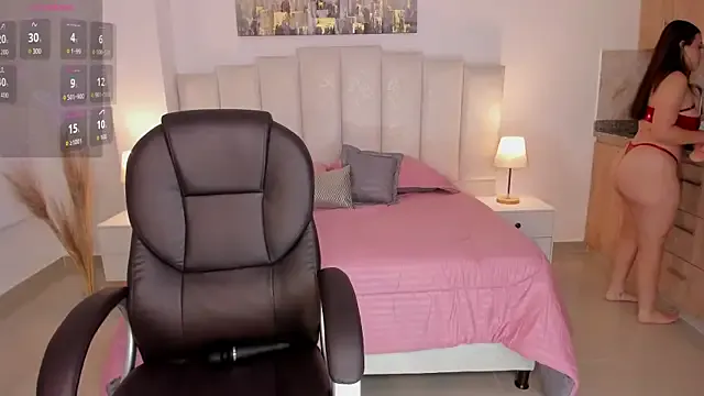 crystalnut – webcam model profile photo Image 6