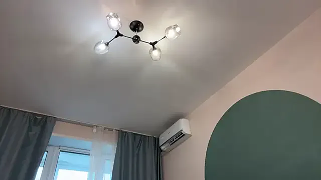 gigikray – webcam model profile photo Image 4