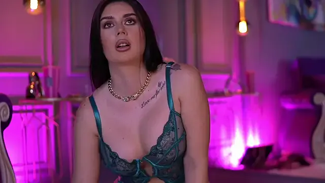 Alisha_Kitty – webcam model profile photo Image 4