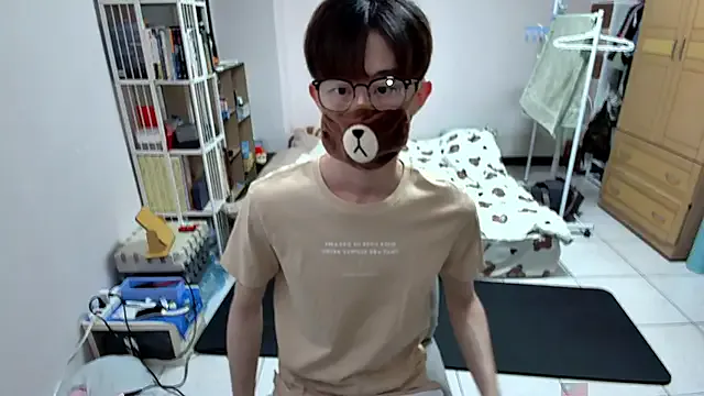 Benson18y – webcam model profile photo Image 15