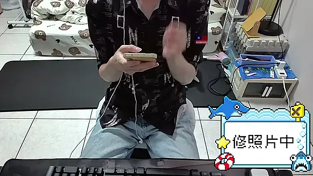 Benson18y – webcam model profile photo Image 9