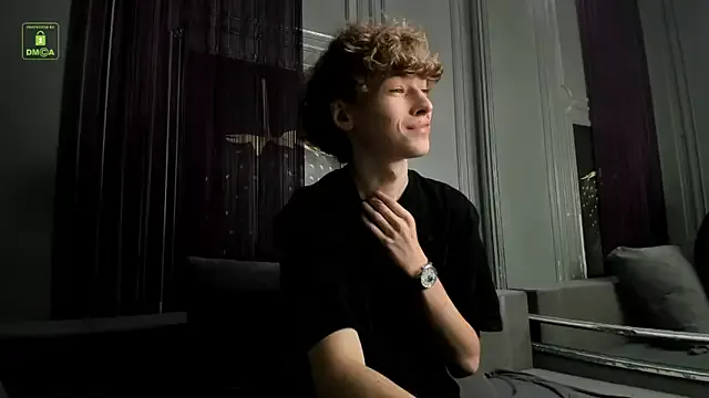 Earth_001 – webcam model profile photo Image 2