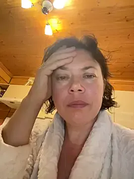 gigikray – webcam model profile photo Image 10