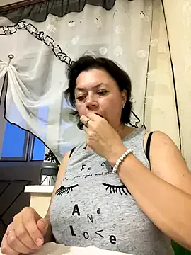 gigikray – webcam model profile photo Image 13