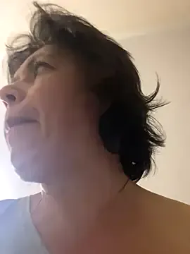 gigikray – webcam model profile photo Image 15