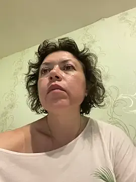 gigikray – webcam model profile photo Image 4