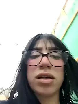 someone_sweet – webcam model profile photo Image 3