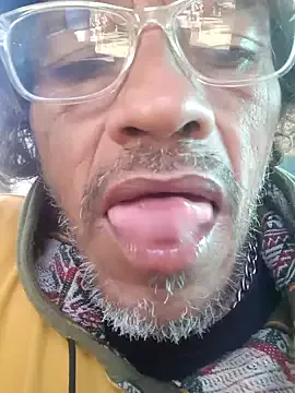 bisexualmilf – webcam model profile photo Image 17