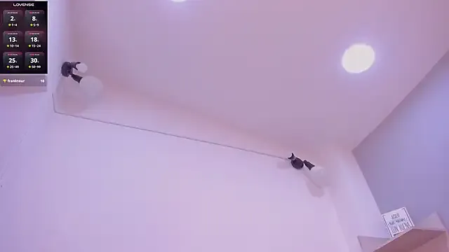 Earth_001 – webcam model profile photo Image 6