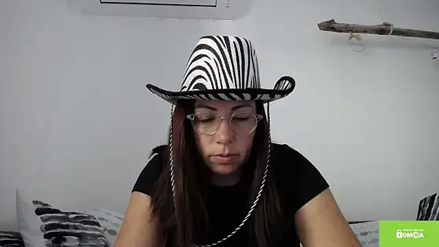 Megu_Melon – webcam model profile photo Image 7