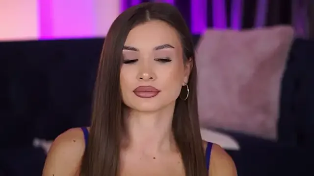 ALEXEESS – webcam model profile photo Image 2