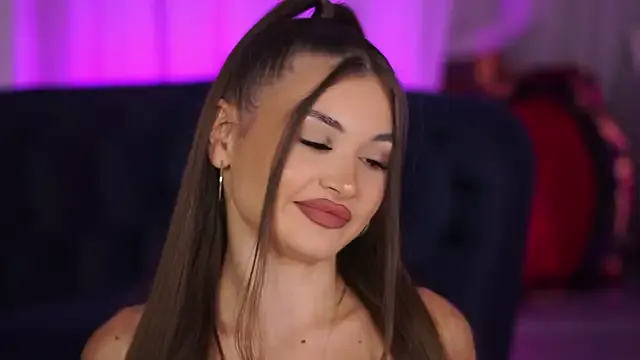 ALEXEESS – webcam model profile photo Image 4