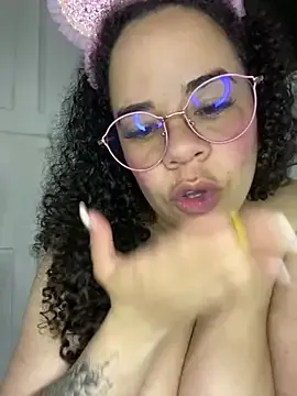 ary_mia – webcam model profile photo Image 7