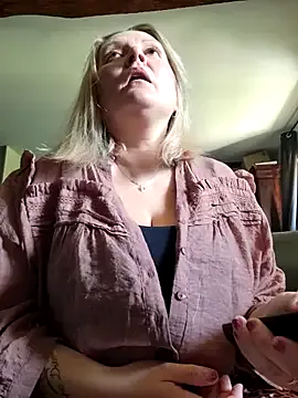 lady_charlyne Image 4