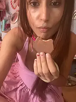 LaPetitechienne1 – webcam model profile photo