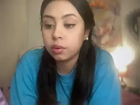 roouse – webcam model profile photo Image 2