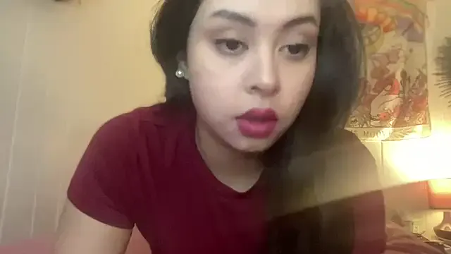 roouse – webcam model profile photo Image 5