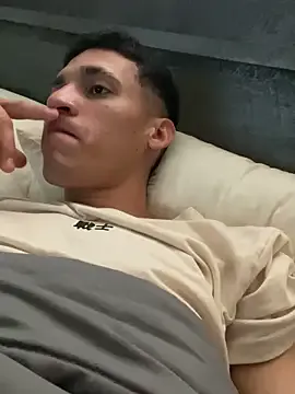 bisexualmilf – webcam model profile photo Image 19