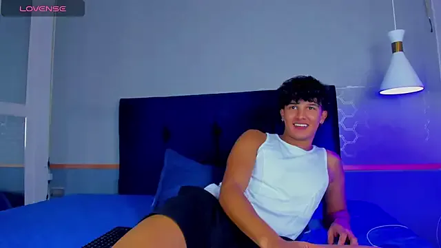 DomManlyGuy – webcam model profile photo Image 6