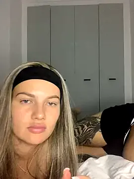 Earth_001 – webcam model profile photo Image 8