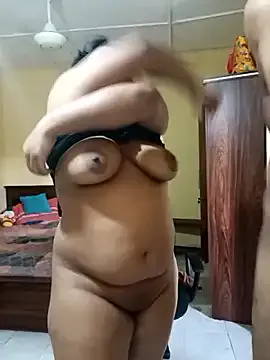 little_show_sexy – webcam model profile photo Image 15