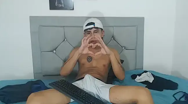 rikutorikukuto – webcam model profile photo Image 3