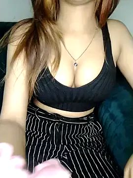 milknhunnny – webcam model profile photo Image 3