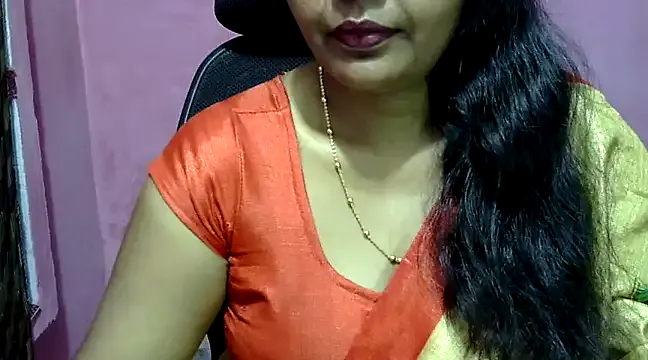 Lovely_Bhabhi38's Thumb Image