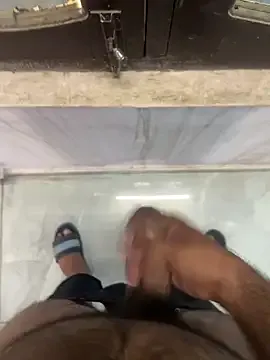 DomManlyGuy – webcam model profile photo Image 4