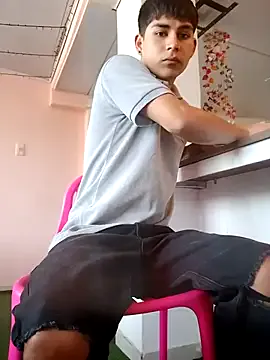 Lukas_strong Image 12