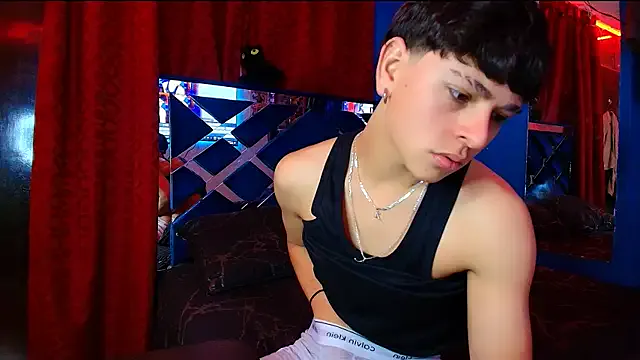 trainwithme – webcam model profile photo Image 15