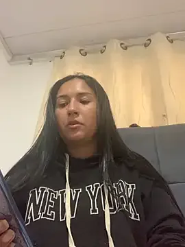 AmberJoulie – webcam model profile photo Image 2