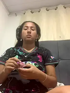 AmberJoulie – webcam model profile photo Image 5