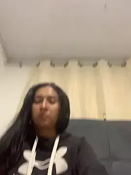 AmberJoulie – webcam model profile photo Image 6