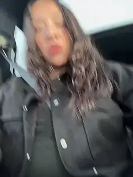 ellicavel – webcam model profile photo Image 4